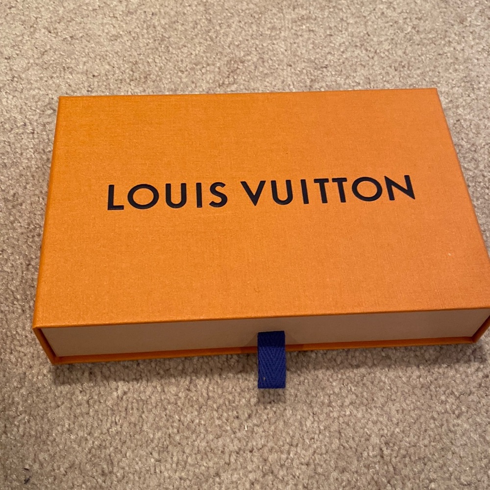 Louis Vuitton box